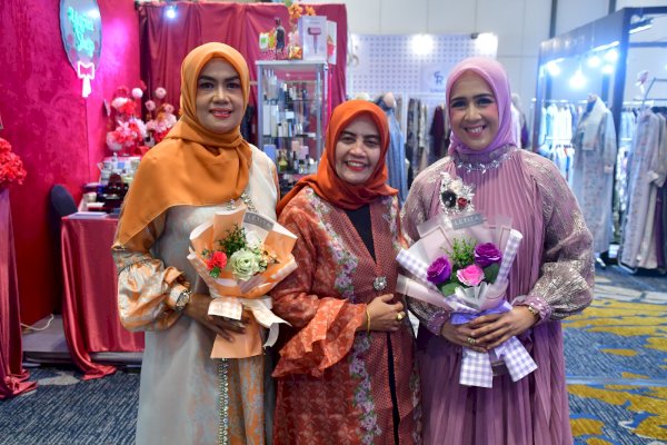 Hadiri Hijab Tren Expo, Bupati Sinjai Ratnawati Dukung Peran Perempuan Sulsel dalam Industri Kreatif