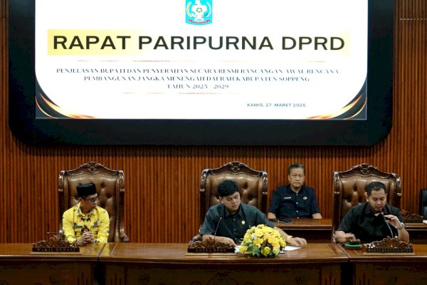 Wabup Soppeng Serahkan Rancangan Awal RPJMD Kepada DPRD Tahun 2025-2029