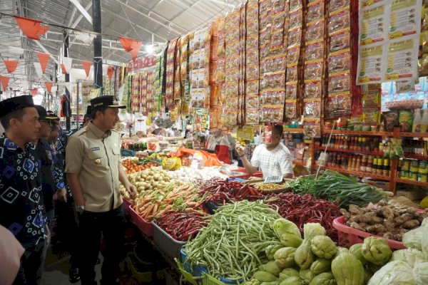 Bupati Lutra Andi Rahim Pastikan Harga Kebutuhan Pokok Terkendali Jelang Idulfitri