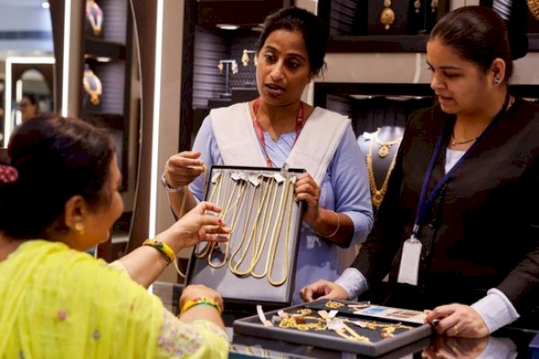 Pecah Rekor Sepanjang Sejarah, Harga Emas Tembus Rp1,8 Juta per Gram