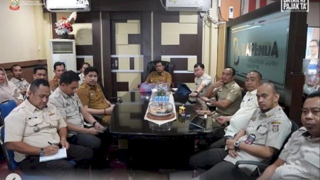 Bapenda Makassar Gelar Rapat Koordinasi, Bahas Strategi Pendapatan Daerah 2025.jpg