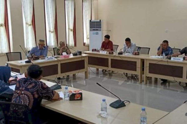 DPRD Pangkep Gelar Rapat Kerja dengan Dishub Bahas Perawatan Dermaga