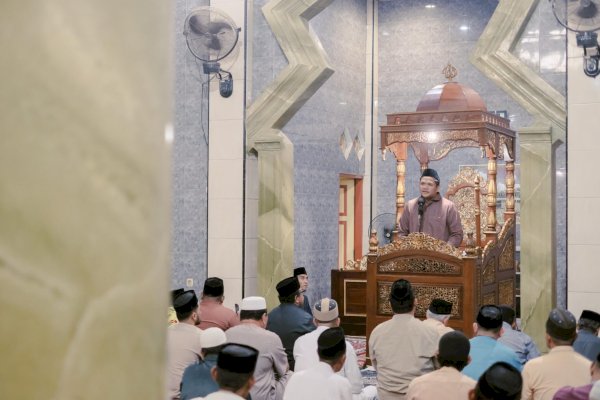 Bupati Bantaeng Uji Nurdin Salurkan Bantuan ke Masjid Jamiatul Khaeriah