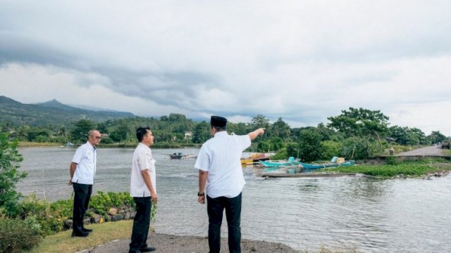 Bupati Bantaeng Uji Nurdin Tinjau Jembatan Putus.