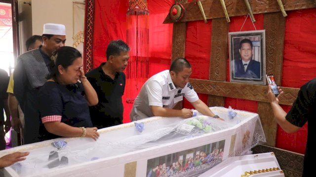 Bupati Luwu Timur Melayat di Empat Lokasi di Kecamatan Wasuponda.