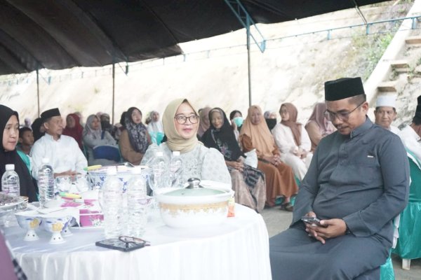 Wabup Lutim Puspawati Husler Hadiri Buka Puasa Bersama Jamaah Mesjid Quba Desa Baruga
