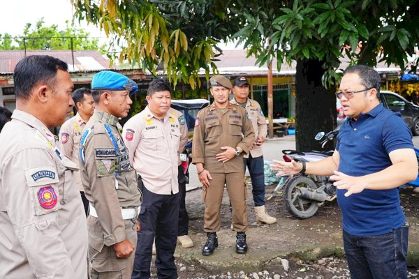 Wabup Gowa Darmawangsyah Muin Pantau Langsung Program Gowa Bersih di Jembatan Kembar