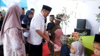 Bupati Ibas dan Wabup Puspawati Lutim Serahkan 12 Santunan Kepada Anak Yatim di Kalaena