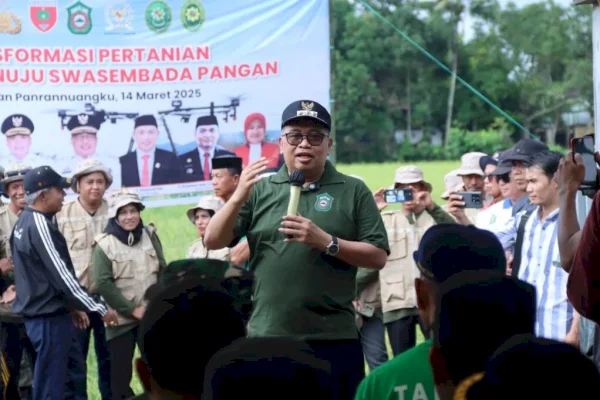 Bupati Daeng Manye Perkenalkan Drone Sprayer sebagai Transformasi Pertanian di Takalar