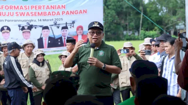 Bupati Daeng Manye Perkenalkan Drone Sprayer sebagai Transformasi Pertanian di Takalar.