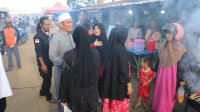 Hangatnya Kebersamaan! Bupati Lutim Ibas Sapa Warga di Pasar Ramadhan, Disambut Antusias Warga