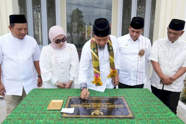 Baru Diresmikan, Gubernur Andi Sudirman Ajak Masyarakat Memakmurkan Masjid An‑Nur Sulaiman Wajo