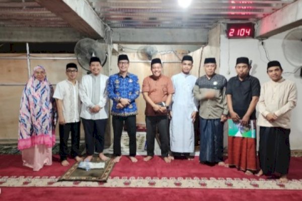 Sekretariat DPRD Kota Makassar Safari Ramadhan di Masjid Baiturrahman Mariso