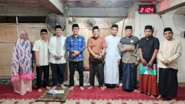 Sekretariat DPRD Kota Makassar Safari Ramadhan di Masjid Baiturrahman Mariso.