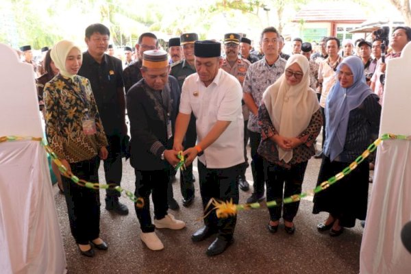 Bazar Ramadhan, Bupati Apresiasi Kejari Lutim dalam Mendukung Ketahanan Pangan di Desa