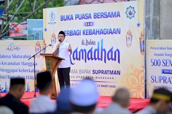 Ketua DPRD Makassar Supratman Hadiri Buka Puasa Bersama dan Penyerahan 500 Paket Sembako di Masjid Al-Kautsar