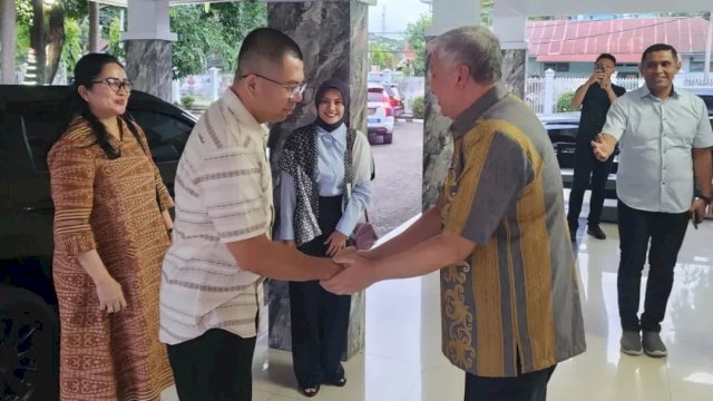 Bupati Pinrang, Irwan Hamid Bersama Danrem 141/Toddopuli, Brigadir Jenderal TNI Andre Clift Rumbayan.