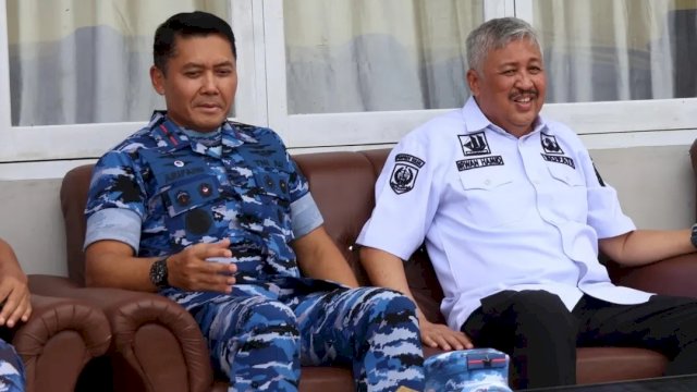 Komandan Lanud Sultan Hasanuddin, Marsma TNI Arifaini Nur Dwiyanto, Bersama Bupati Pinrang Irwan Hamid.