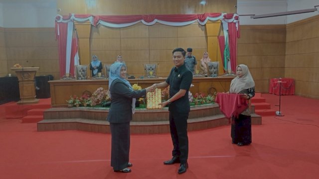 Penyerahan LKPJ Pemkab Sidrap.