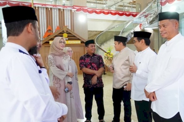 Pimpinan DPRD Sulsel Hadiri Buka Puasa dan Tarawih Bersama Menteri Pertanian Amran Sulaiman