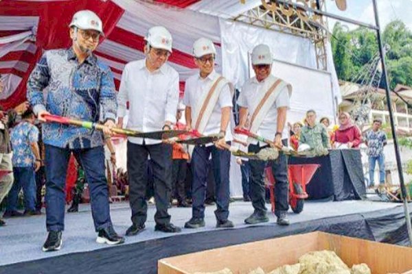 Bupati Zadrak Tombeg Hadiri Peletakan Batu Pertama Pembangunan Rumah Sakit di Tana Toraja