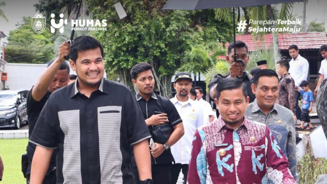 Wali Kota Tasming Hamid dan Anggota DPR RI Andi Amar Sulaiman.