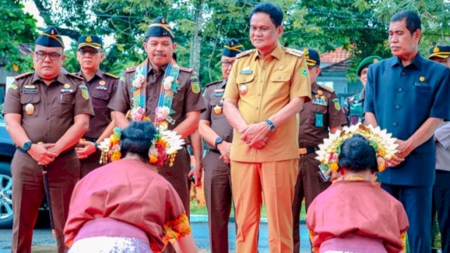 Sambut Kunjungan Kerja Kajati Sulsel, Ketua DPRD Barru Harap Peningkatan Kerjasama