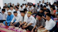 Safari Ramadhan, Munafri Arifuddin Santuni Warga dan Berbuka Puasa Bersama Jamaah Masjid Agung 45