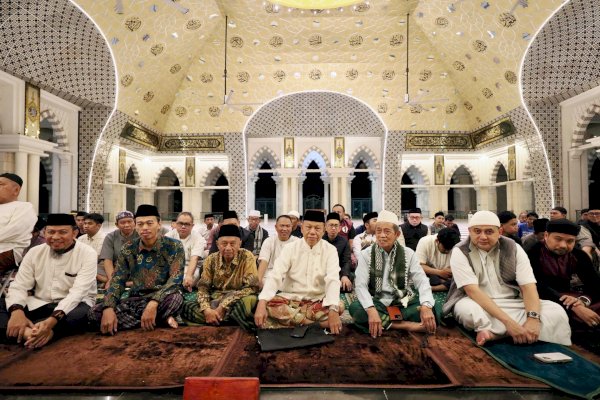 Salat Subuh Berjemaah di Masjid Raya, Munafri Arifuddin Tegaskan Pemkot Makassar Siap Dukung Kegiatan Masjid