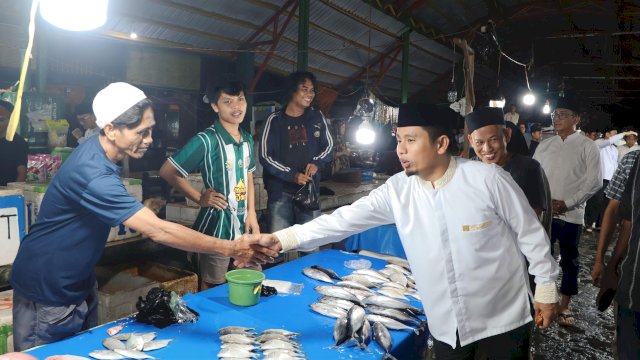 Wali Kota Parepare Tasming Hamid Tinjau Kerusakan Atap Pasar Senggol.