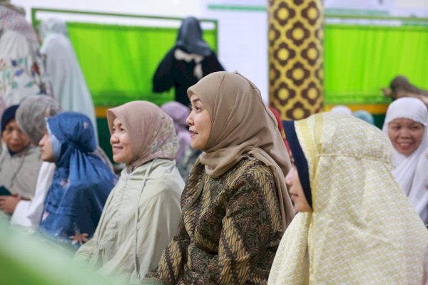 Wawali Makassar Aliyah Mustika Ilham Safari Ramadan dan Tarawih Bersama di Masjid Nurul Ittihaad