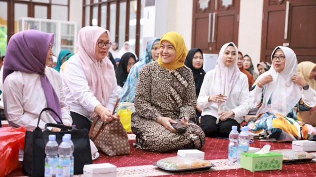 Wawali Aliyah Mustika Ilham Buka Puasa Bersama di Masjid Cheng Ho.