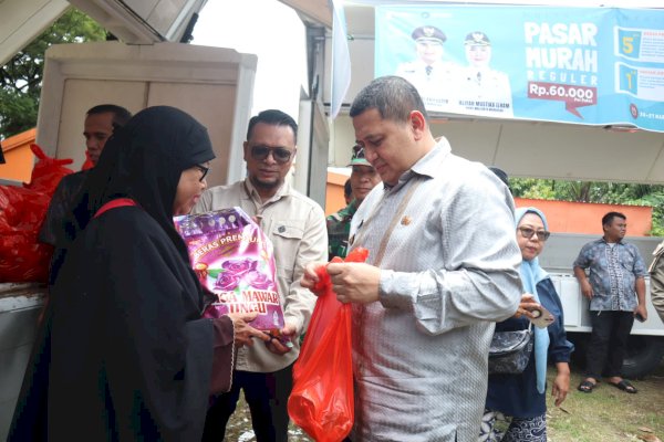 Pemkot Makassar Gelar Pasar Murah, Warga : Sangat Murah dan Membantu