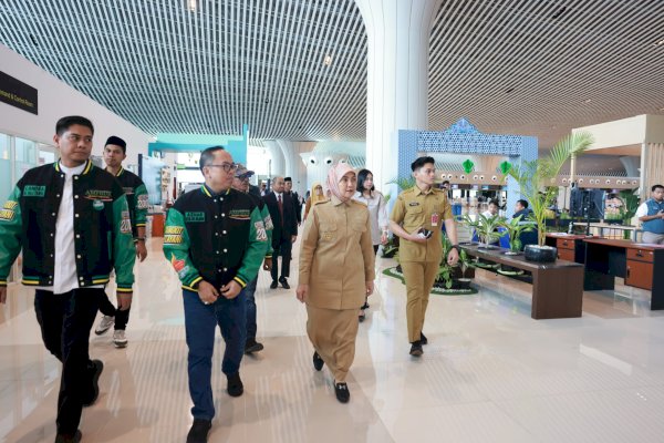 Aliyah Mustika Ilham Apresiasi Kegiatan Sosial DPD Amphuri di Bandara Sultan Hasanuddin