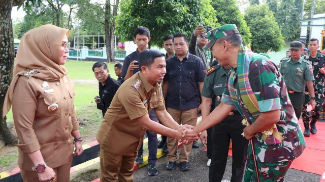 Wali Kota Parepare Tasming Hamid Sambut Kunjungan Kerja Pangdam di Kantor Kodim 1405.