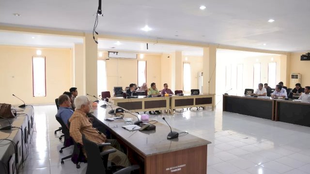 DPRD Pangkep dengan Dinas Lingkungan Hidup Bahas Pengelolaan Sampah dan Pendapatan Daerah