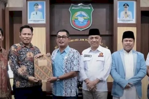 Ketua Haris Gani dan Wakil Ketua DPRD Pangkep Terima Kunjungan KPU