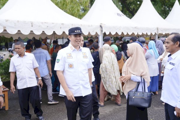 Kunjungi Gerakan Pasar Murah, Bupati Pangkep Yusran Lalogau Pastikan Harga Pangan Terjangkau 