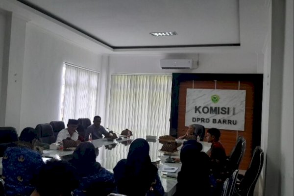 Komisi I DPRD Barru Raker Bersama BPKA-BPN Bahas Sertifikat Tanah Sisa