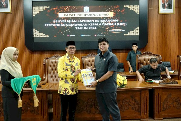 Wabup Selle Sampaikan Capaian Kinerja dan Serahkan LKPJ Pada Rapat Paripurna DPRD Soppeng