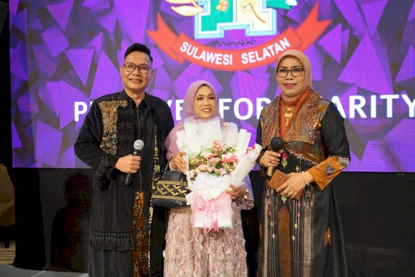 Wakil Ketua TP-PKK Soppeng Tampil Memukau di Hijab Tren Expo and Food Exhibition