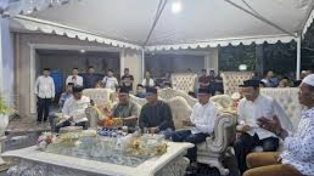 Bupati Takalar Daeng Manye Buka Bersama di Rumah Kepala Desa Pakkabba.