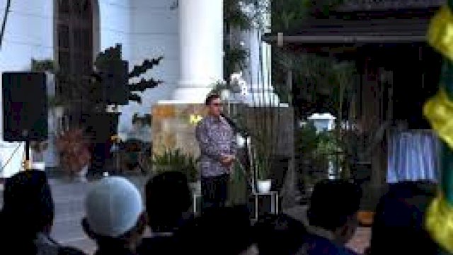 Bupati Tana Toraja Zadrak.