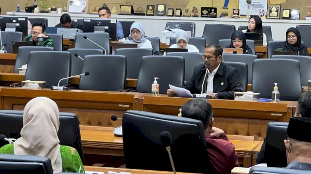 Furtasan Ali Yusuf saat membacakan pendapat Fraksi Partai NasDem dalam Rapat Pleno Baleg DPR RI.