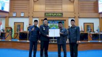 DPRD Pangkep Tetapkan Yusran Lalogau dan Rahman Assagaf sebagai Bupati dan Wakil Bupati Terpilih