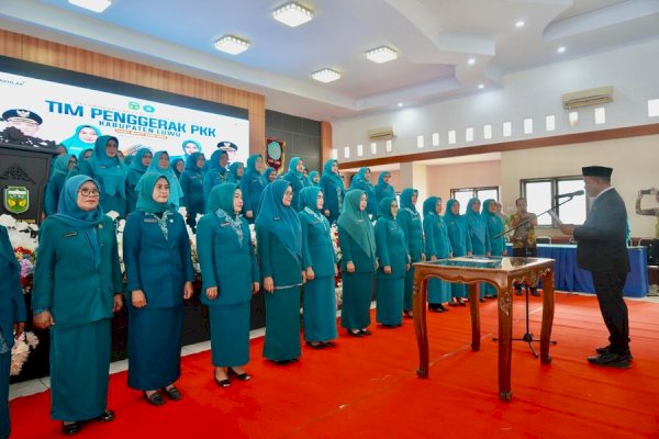 Bupati Patahudding Lantik Pengurus TP-PKK Luwu