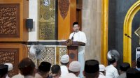 Pj Wali Kota Awali Shalat Tarawih Pertama di Masjid Agung