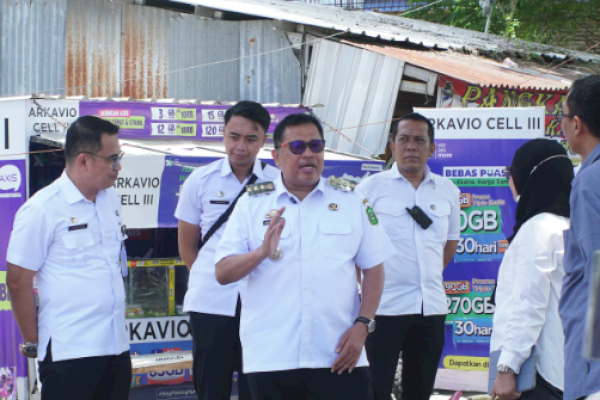 Bupati Takalar Daeng Manye Tinjau Perbaikan Jalan Poros Galesong Utara