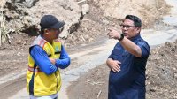 Pengawasan APBD, Yosia Rinto Kadang Tinjau Akses Jalan Tikala-Pangala’ Toraja Utara