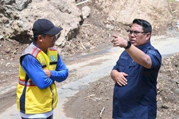 Pengawasan APBD, Yosia Rinto Kadang Tinjau Akses Jalan Tikala-Pangala’ Toraja Utara